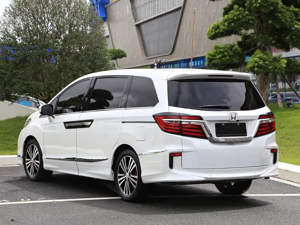 Honda Elysion — миниатюра 7