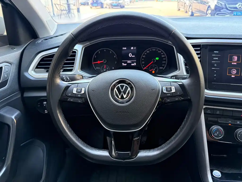 Volkswagen T-Roc — миниатюра 14