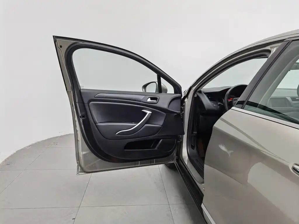 Citroen C5 — миниатюра 8