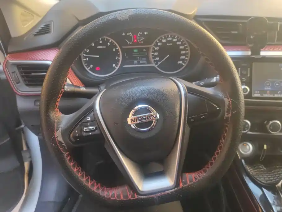 Nissan Bluebird — миниатюра 15