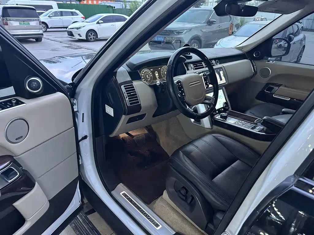 Land Rover Range Rover — миниатюра 4