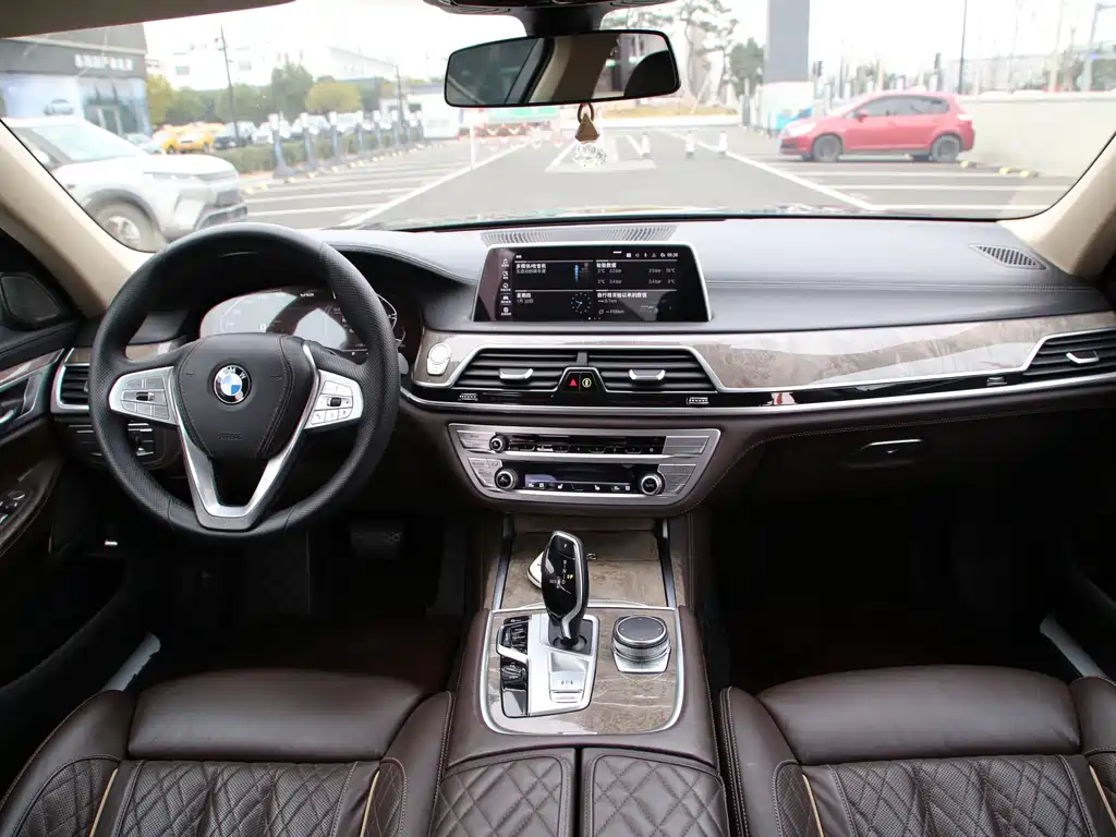 BMW 7 SERIES