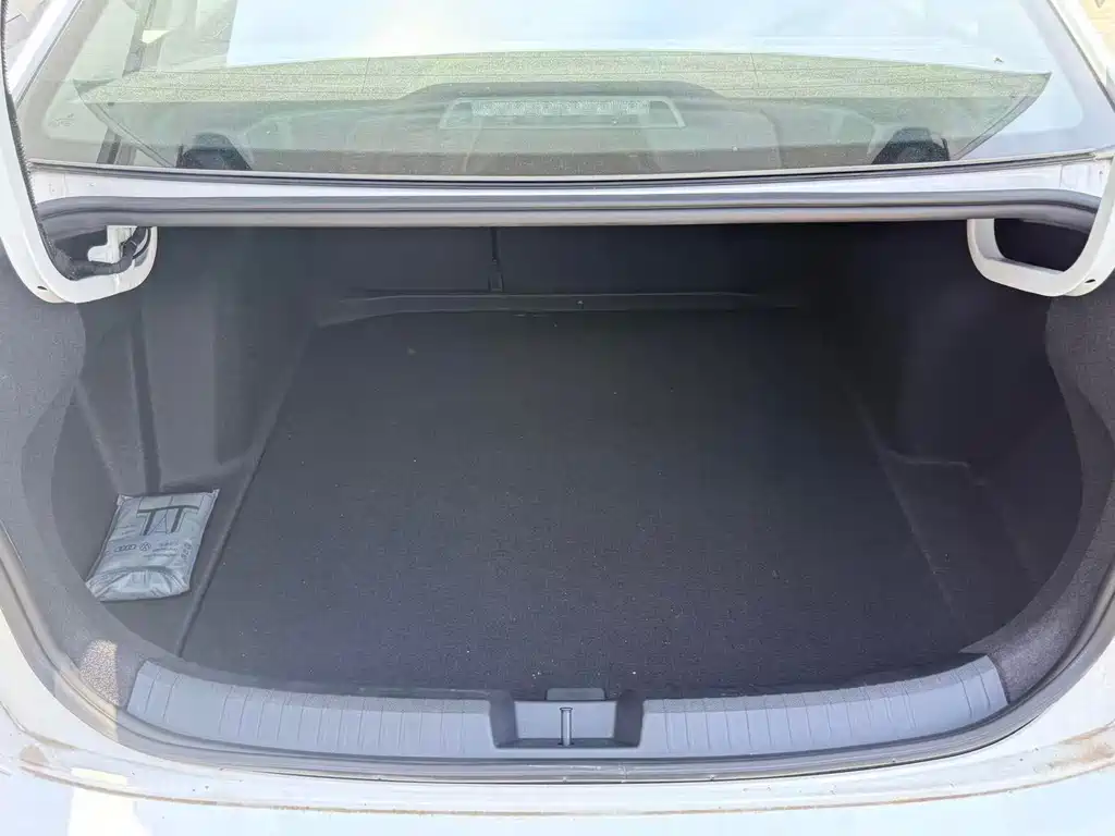 Volkswagen Sagitar 2024 300TSI DSG
