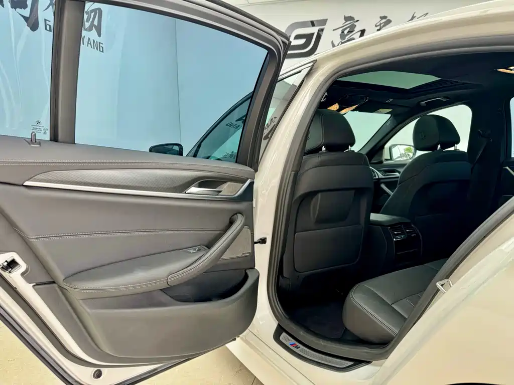 BMW 5 Series (Import) — миниатюра 10