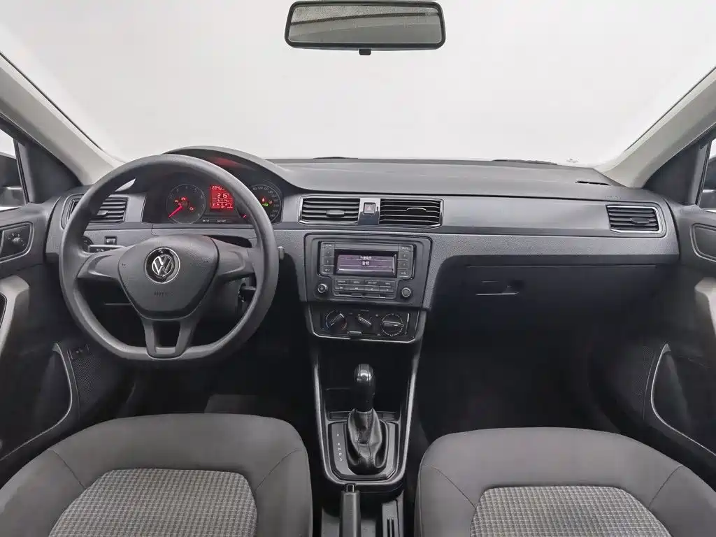 Volkswagen Santana — миниатюра 5