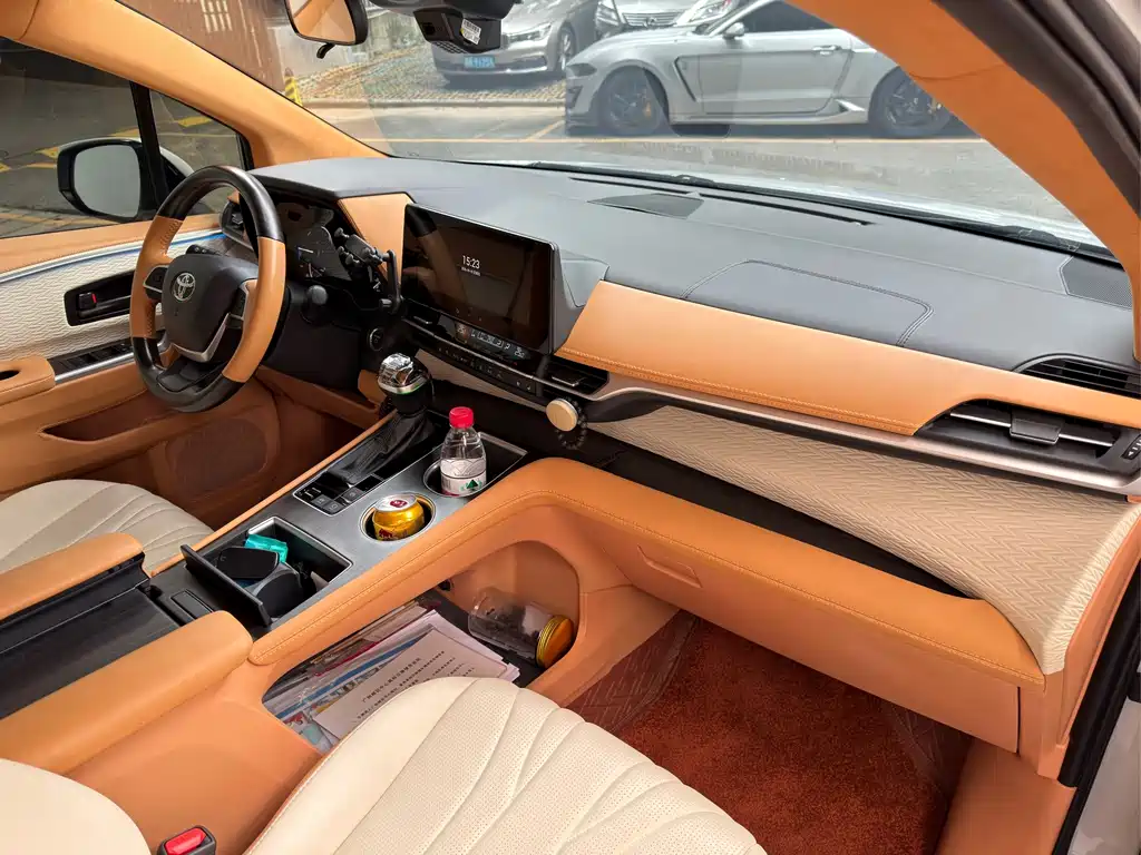 Toyota Granvia — миниатюра 16