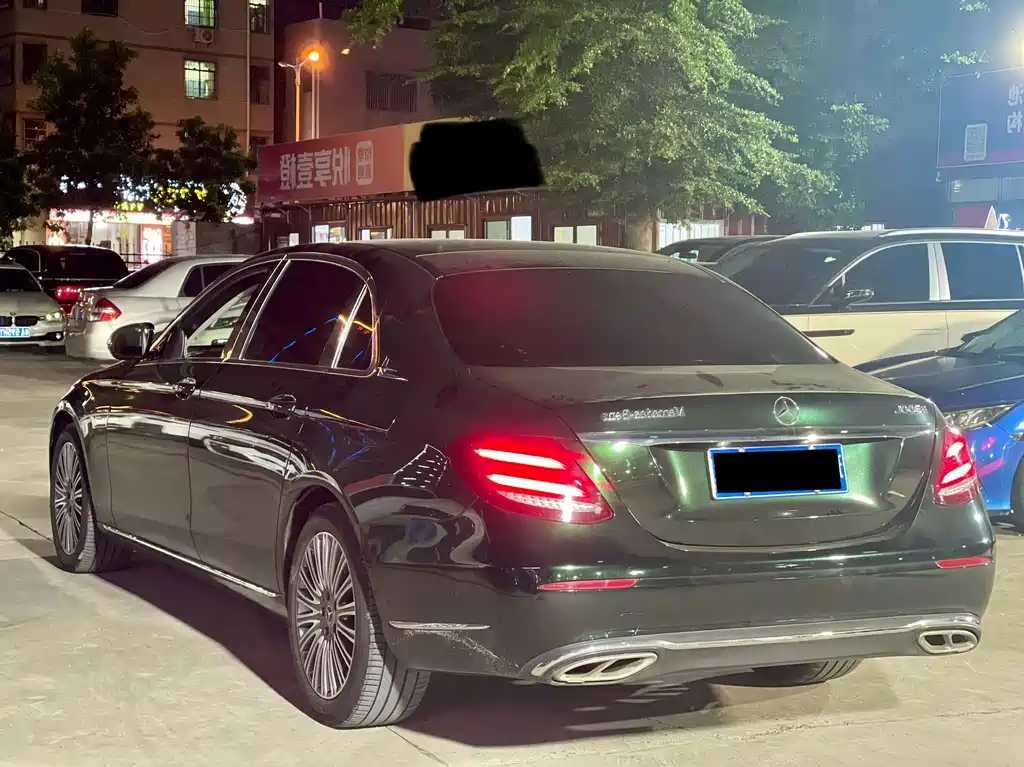 Mercedes-Benz E-Class — миниатюра 9