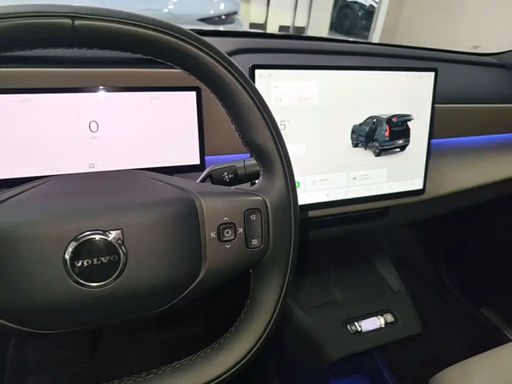 Volvo гибрид Volvo XC70 plug-in — миниатюра 14