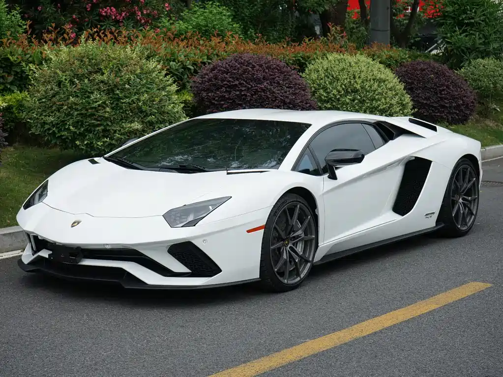 Lamborghini Aventador 2019