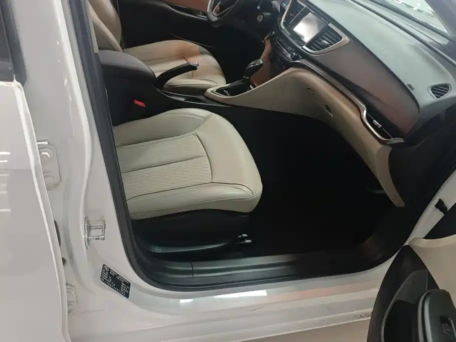 Buick Excelle — миниатюра 8