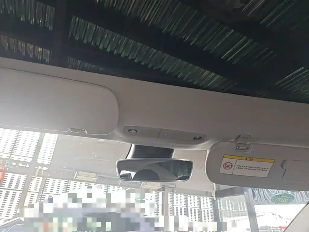 Tesla Model 3 — миниатюра 18