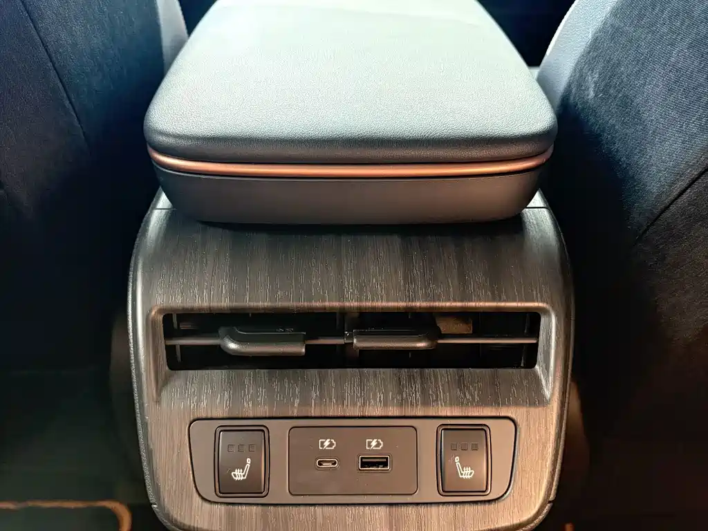 Nissan Ariya — миниатюра 11
