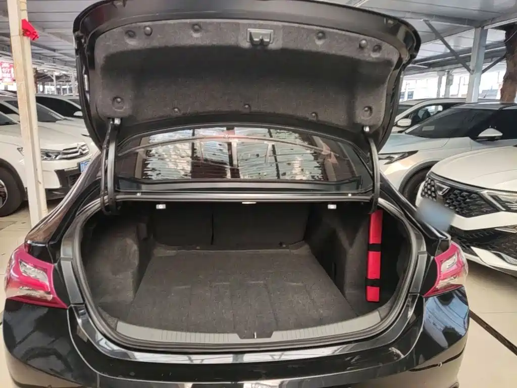 Chevrolet Malibu XL — миниатюра 19