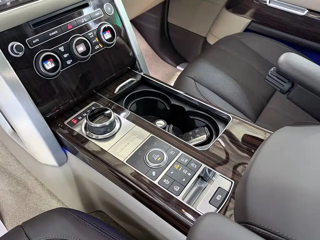 Land Rover Range Rover — миниатюра 10