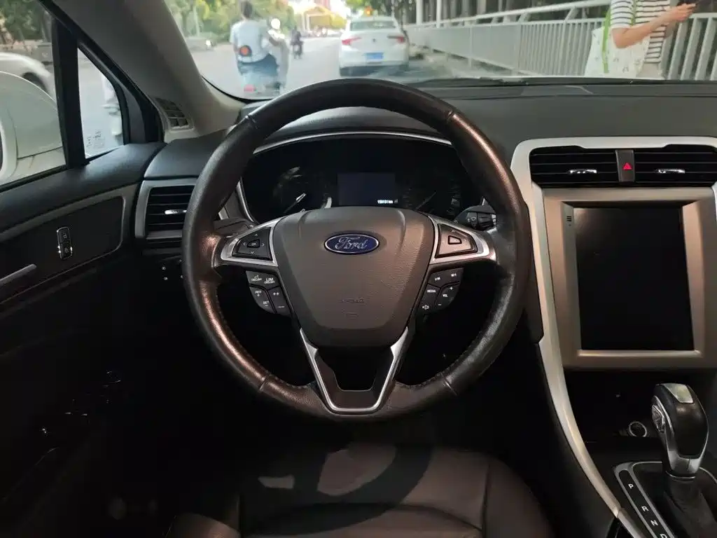 Ford Mondeo — миниатюра 11