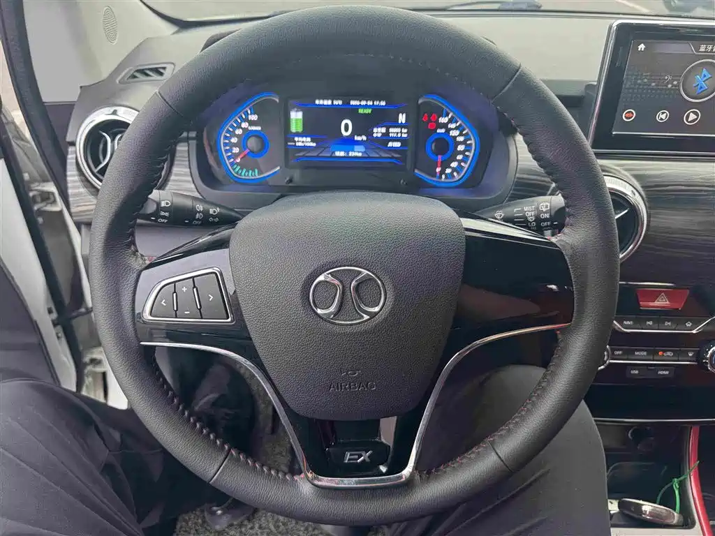 BAIC New Energy EX — миниатюра 11
