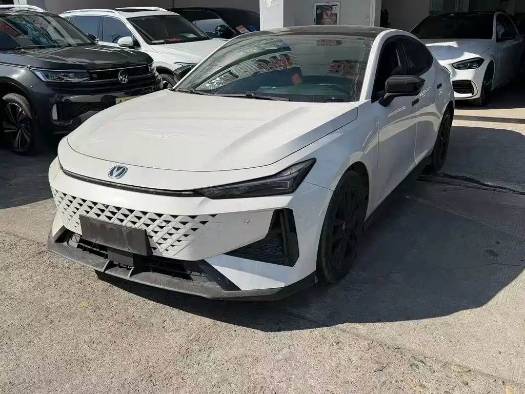 Changan UNI-V 2024