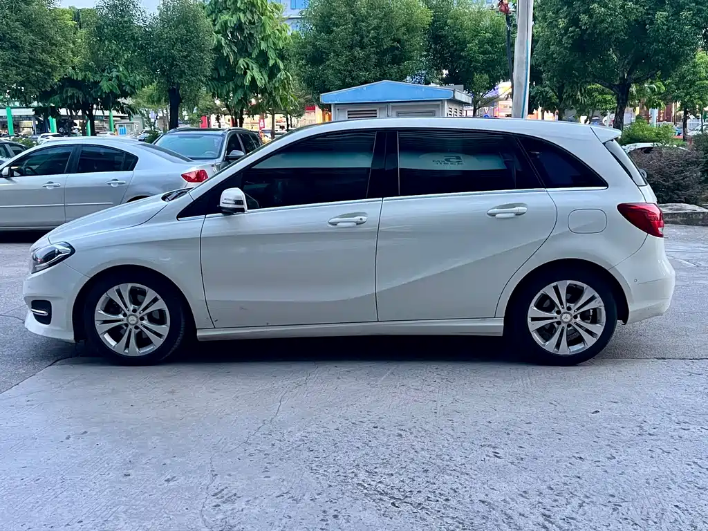 Mercedes-Benz B-Class — миниатюра 7
