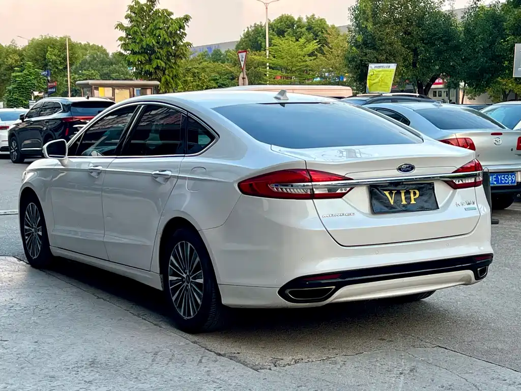 Ford Mondeo — миниатюра 6