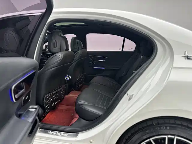 Mercedes-Benz C-Class — миниатюра 9