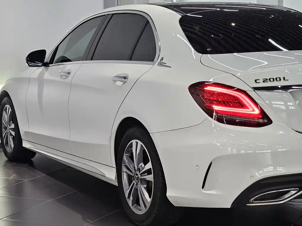 Mercedes-Benz C-Class — миниатюра 4