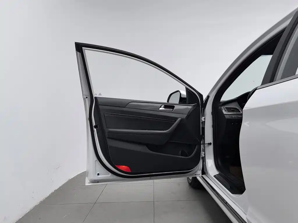 Hyundai Sonata — миниатюра 8