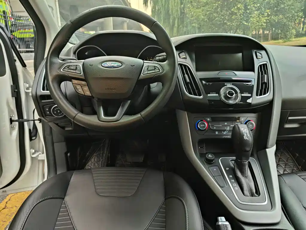 Ford Focus — миниатюра 7