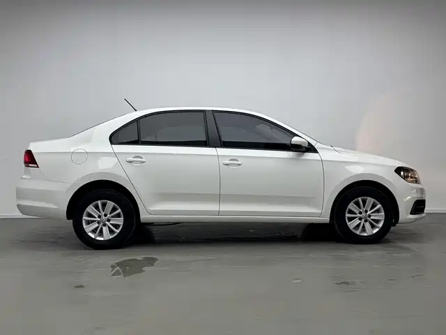 Volkswagen Santana — миниатюра 5
