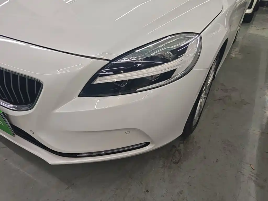 Volvo V40 — миниатюра 18