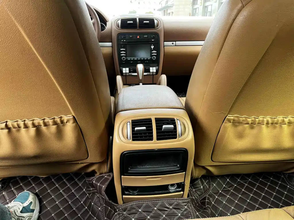 Porsche Cayenne — миниатюра 15