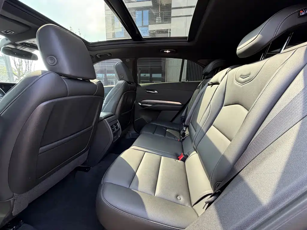 Cadillac XT4 — миниатюра 9