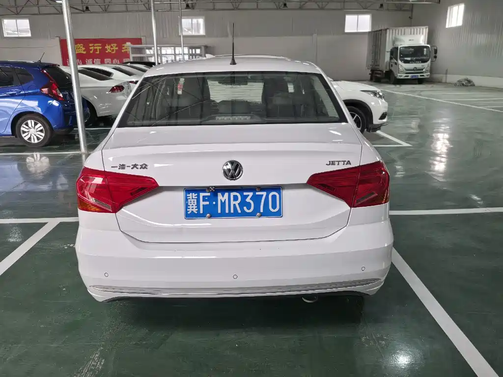 Volkswagen Jetta — миниатюра 8