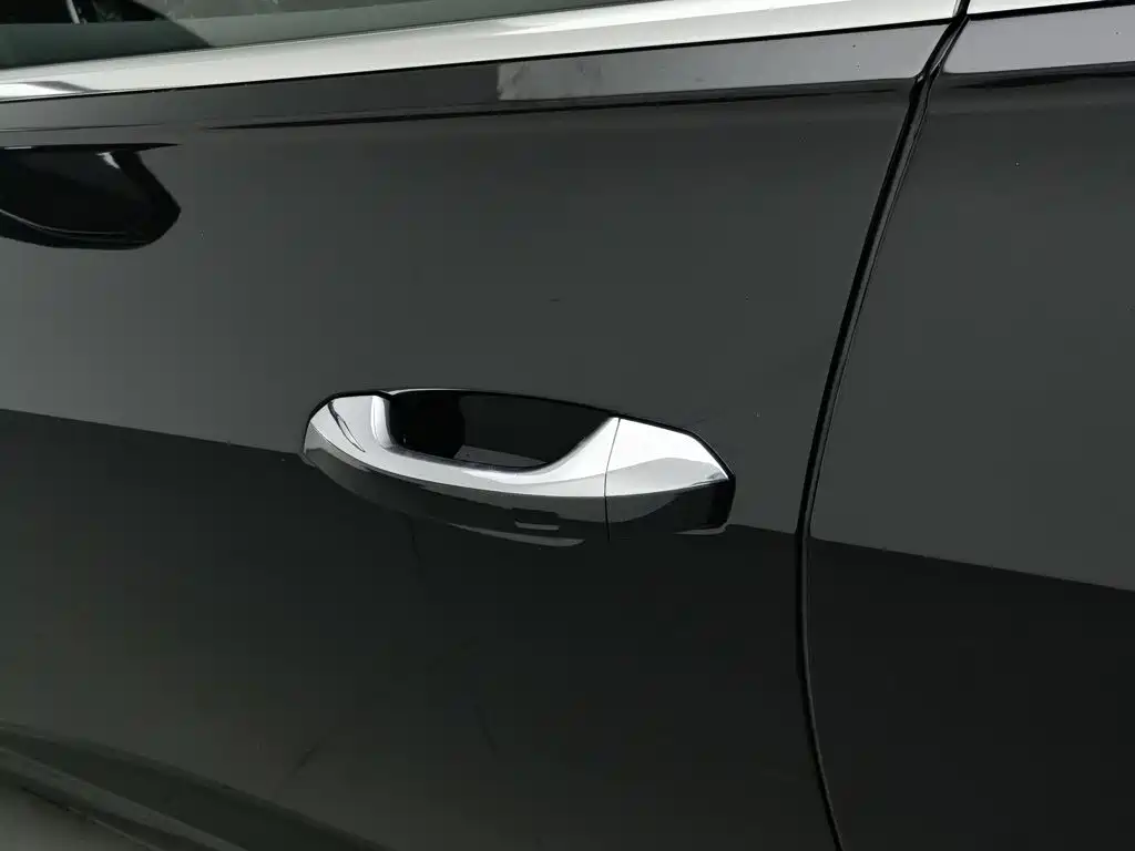 Audi A6L New Energy — миниатюра 18
