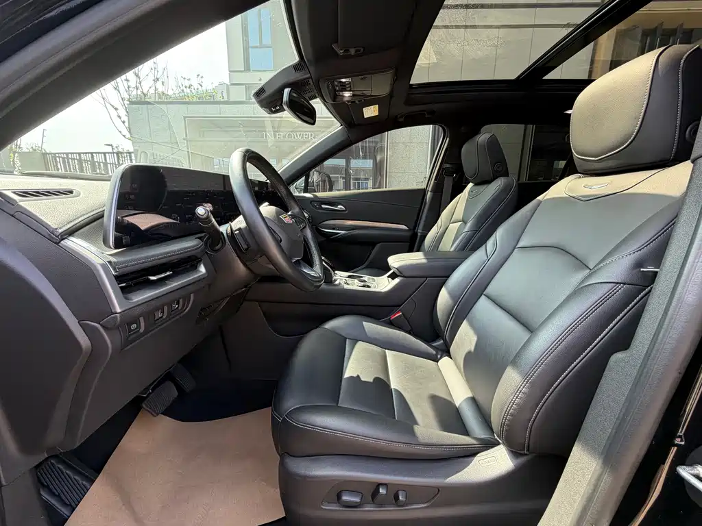 Cadillac XT4 — миниатюра 6