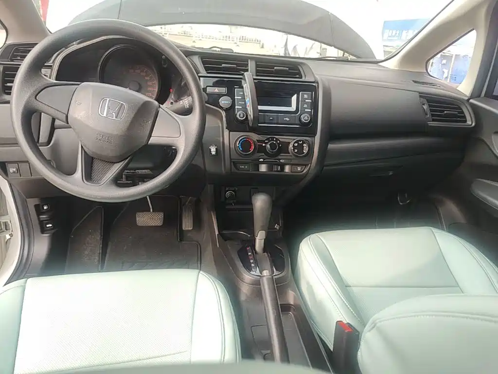 Honda Fit — миниатюра 10