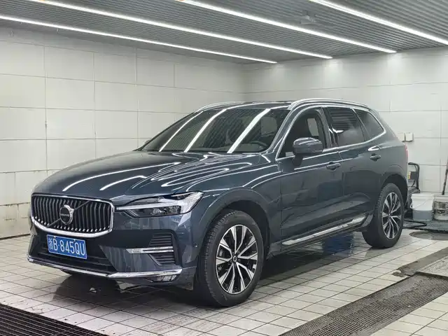 VOLVO  XC60 2023