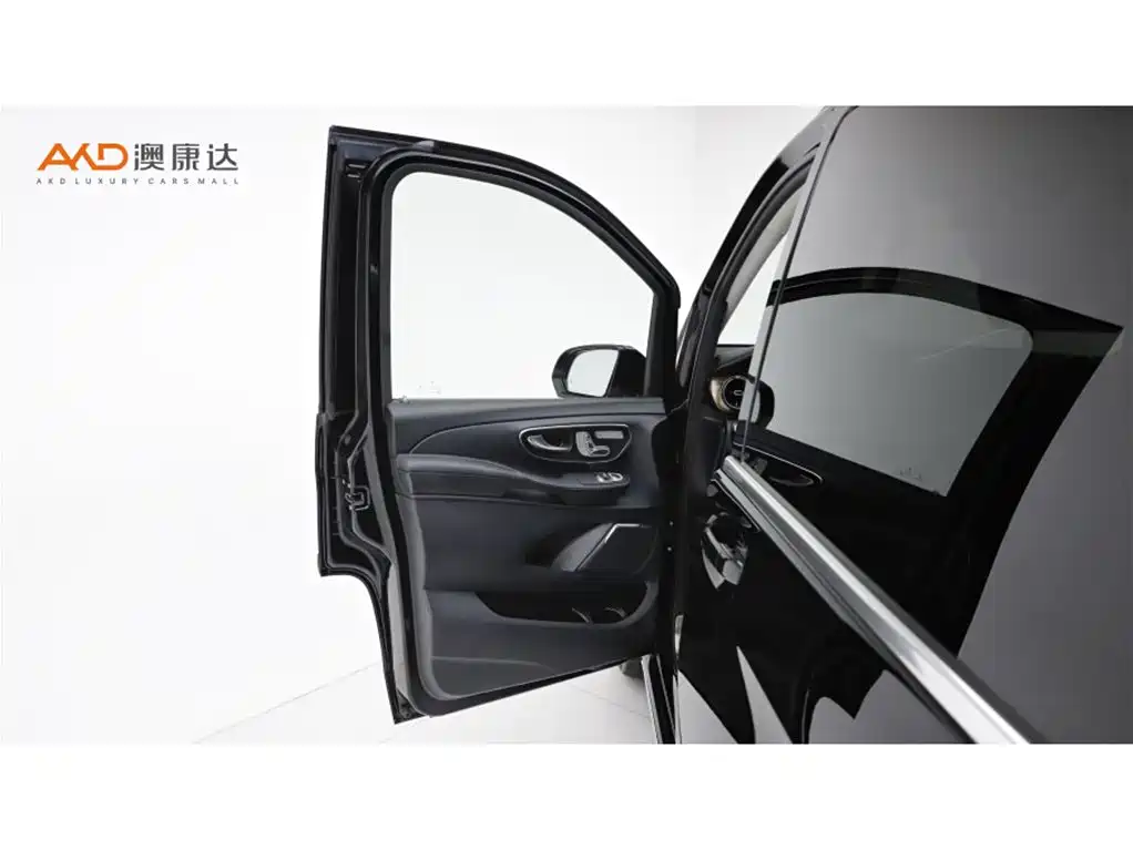 Mercedes-Benz V-Class — миниатюра 11