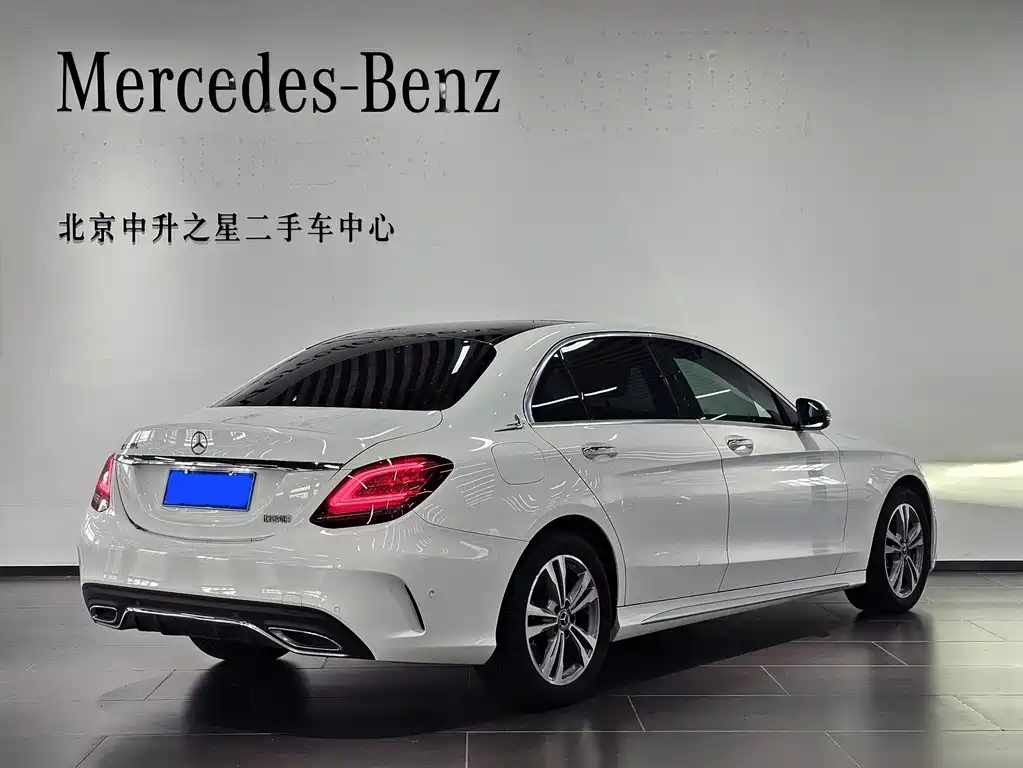 Mercedes-Benz C-Class — миниатюра 3