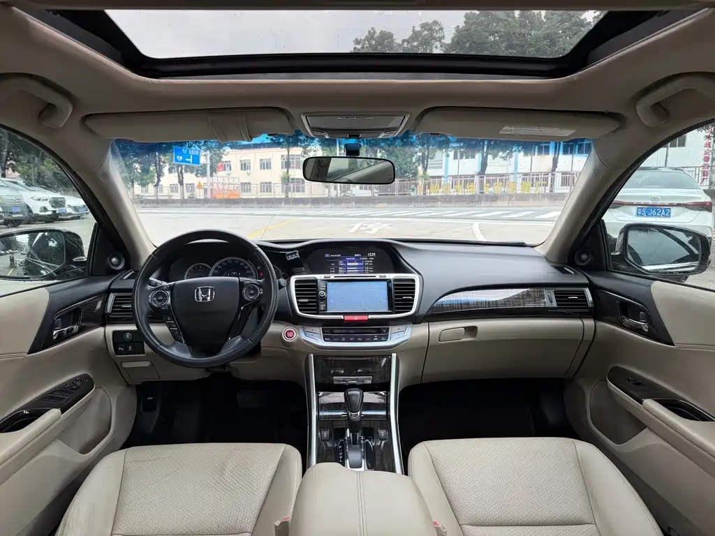Honda Accord — миниатюра 9