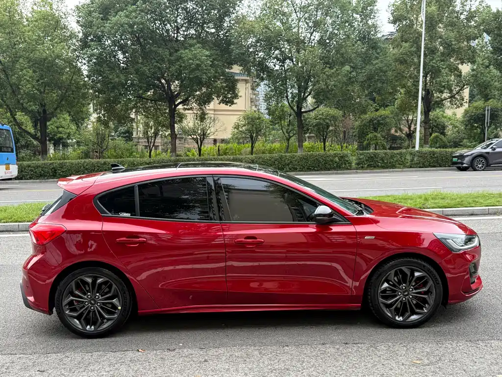 Ford Focus — миниатюра 4