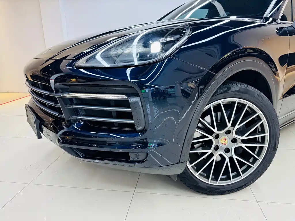 Porsche Cayenne — миниатюра 4