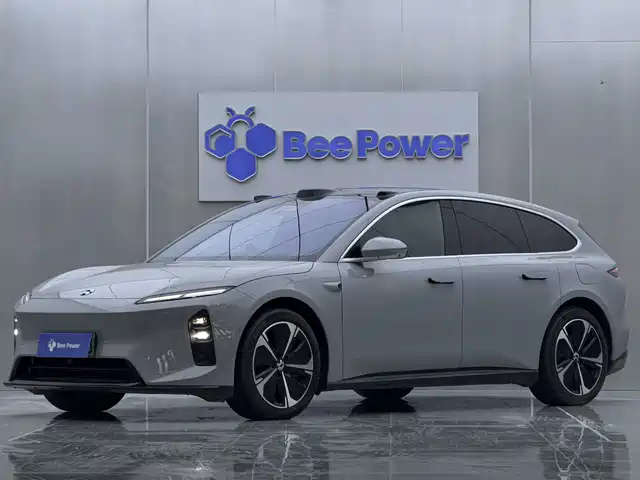 2025 Nio ET5