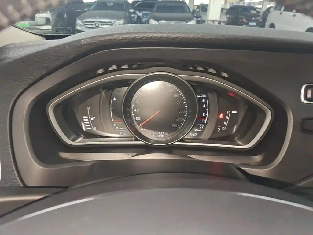 Volvo V40 — миниатюра 8