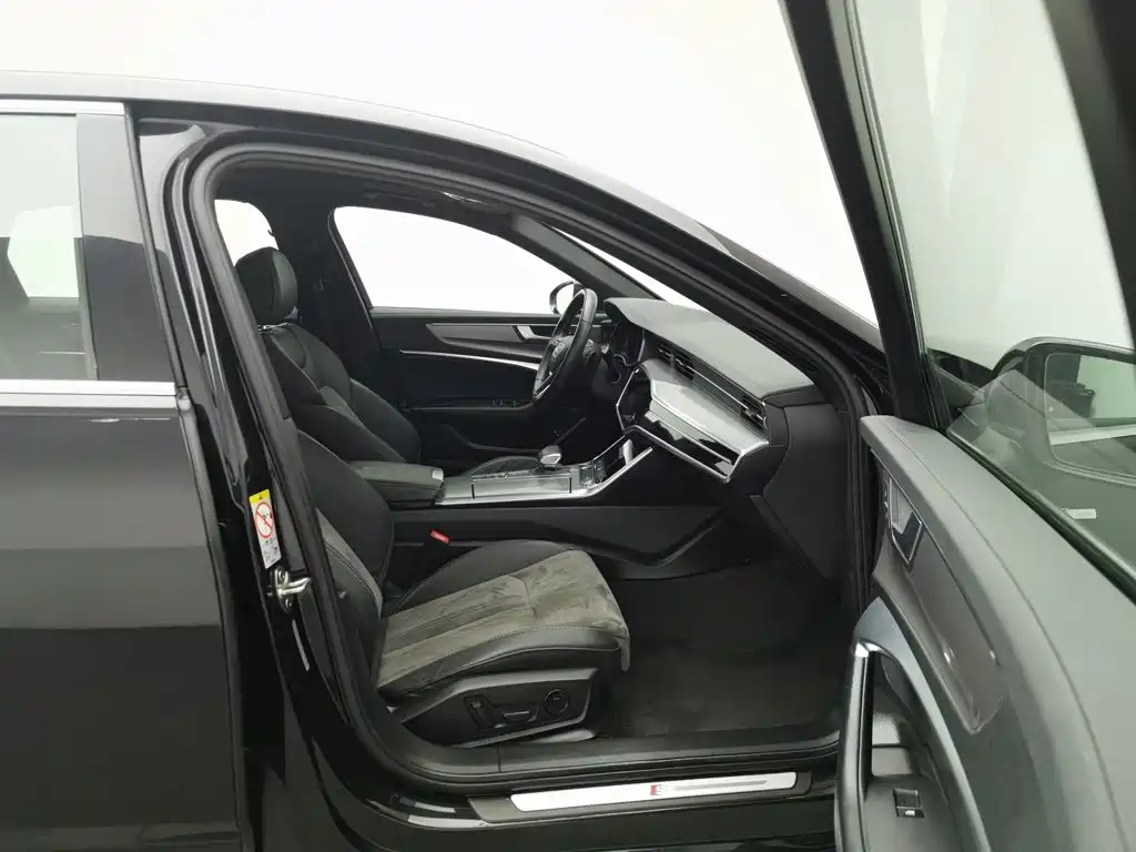 Audi A6L New Energy — миниатюра 23