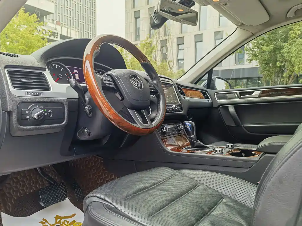 Volkswagen Touareg — миниатюра 8