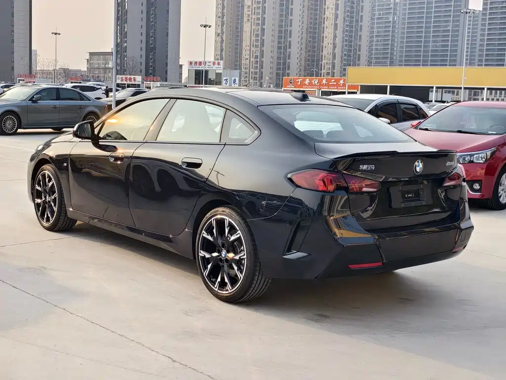 BMW 2 Series 2 2025 225L M Sport