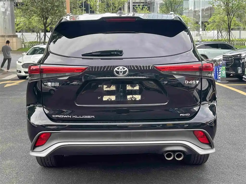 Toyota Crown Kluger — миниатюра 6