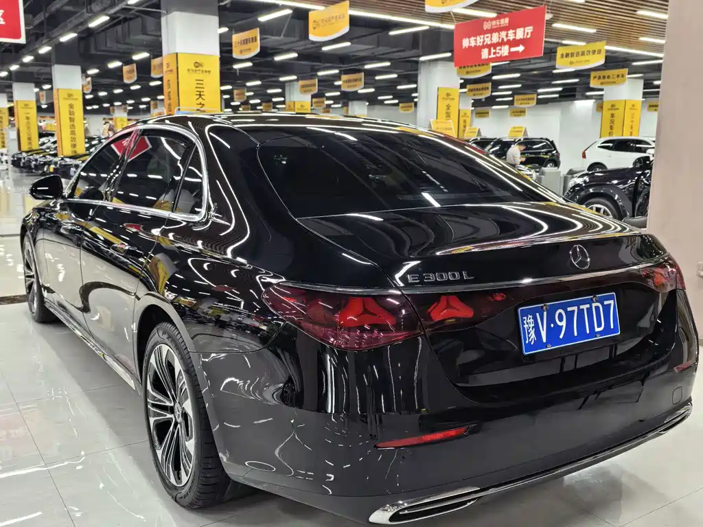 Mercedes-Benz E-Class — миниатюра 15