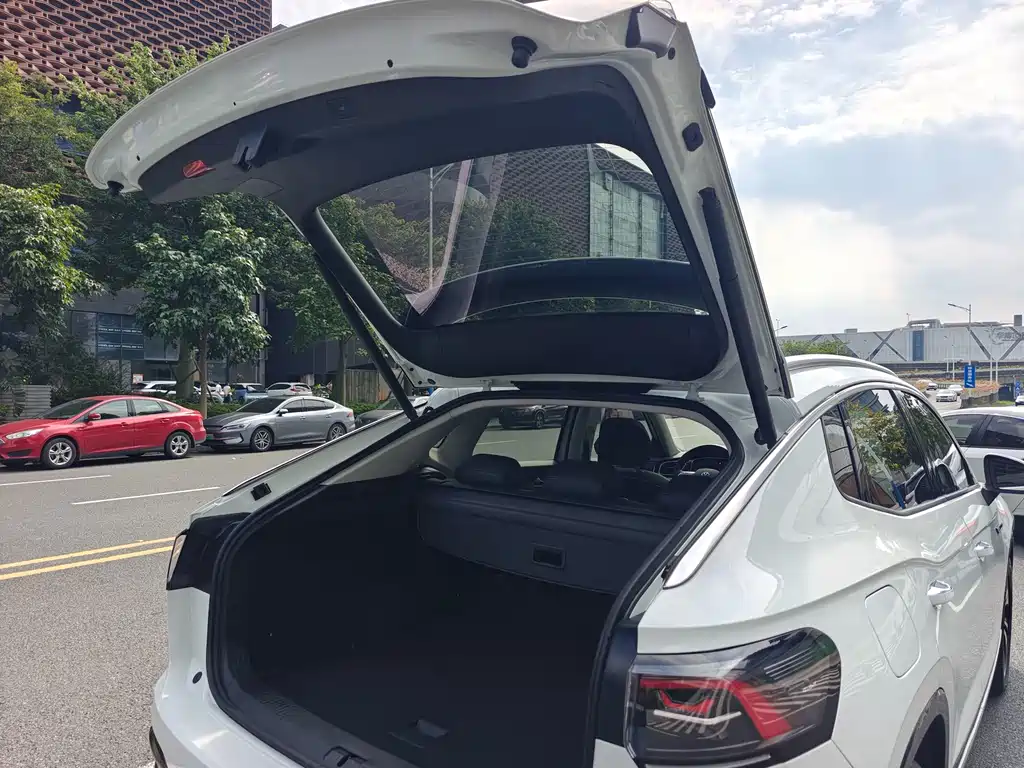 Volkswagen X — миниатюра 22