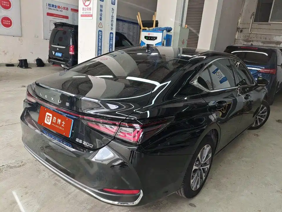 Lexus ES — миниатюра 2